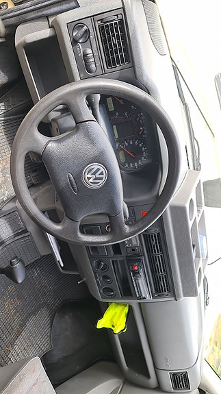 Volkswagen Transporter 15 of 16