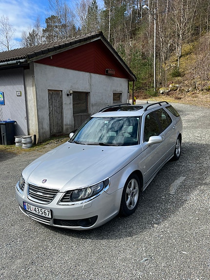 Saab 9-5 2 of 5