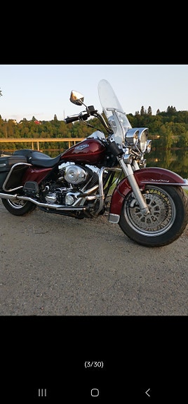 Harley-Davidson FLHRC Road King Classic 4 of 5