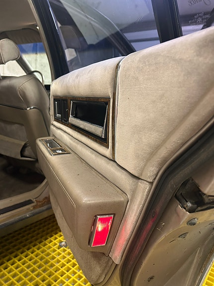 Cadillac Fleetwood 5 of 5
