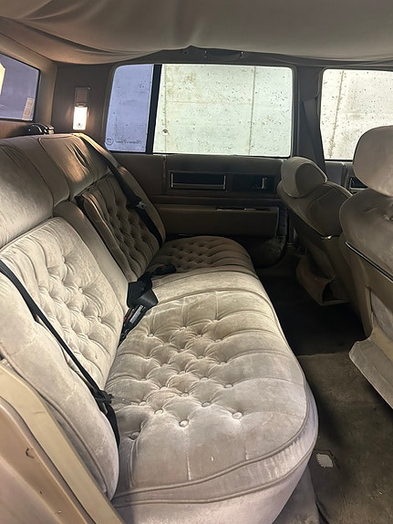 Cadillac Fleetwood 4 of 5