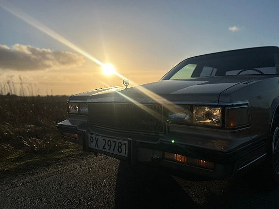 Cadillac Fleetwood 21 of 23