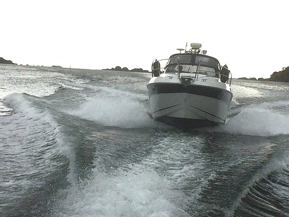 Bavaria 32 Sport med nyoverhalte motorer, og en av få med stor badeplattform 4 of 5