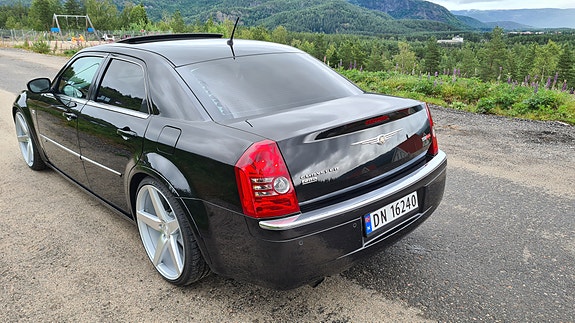 Chrysler 300C 10 of 10