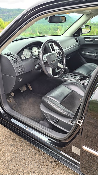 Chrysler 300C 5 of 5