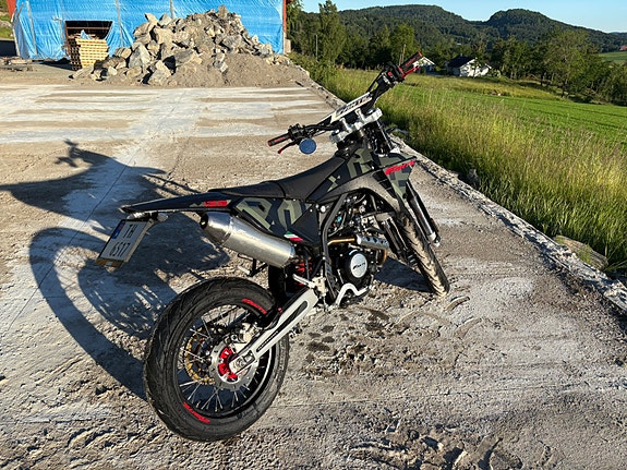 Fantic XMF 125 2 of 5