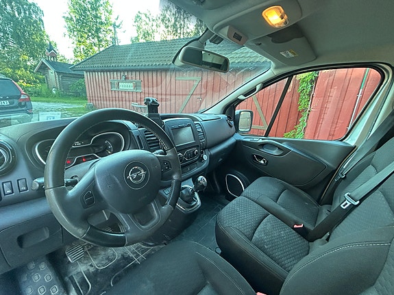 Opel Vivaro 8 of 15