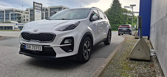 Kia Sportage 2 of 5