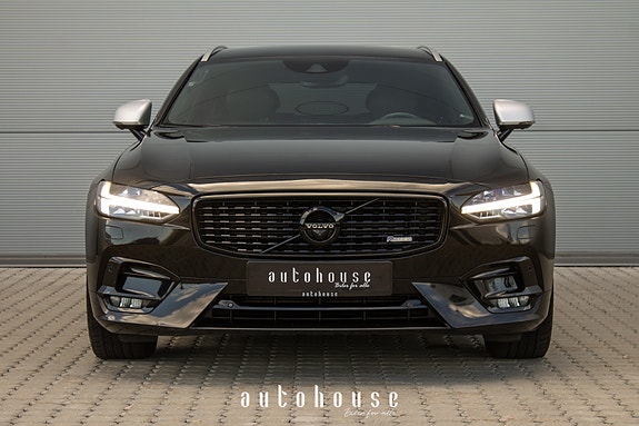 Volvo V90 2 of 5