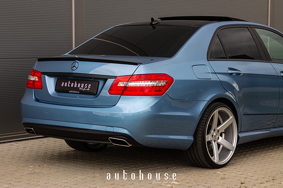 Mercedes-Benz E250 8 of 30