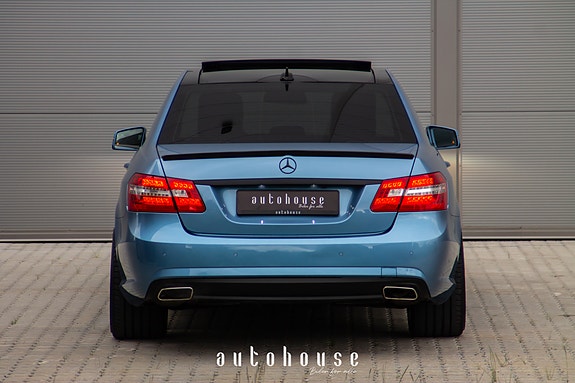 Mercedes-Benz E250 5 of 30