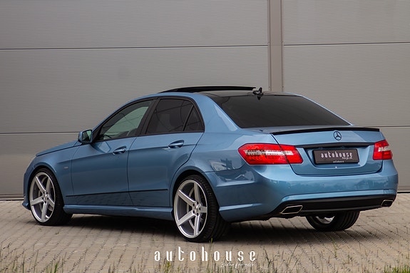 Mercedes-Benz E250 4 of 30