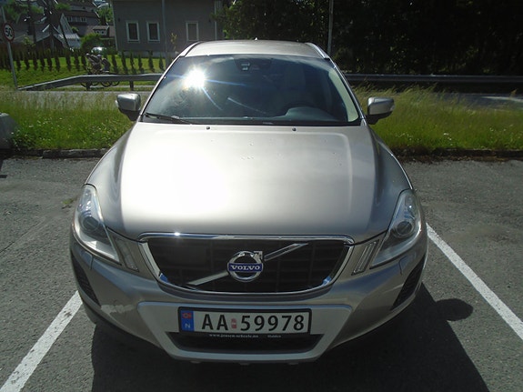 Volvo XC60 3 of 5