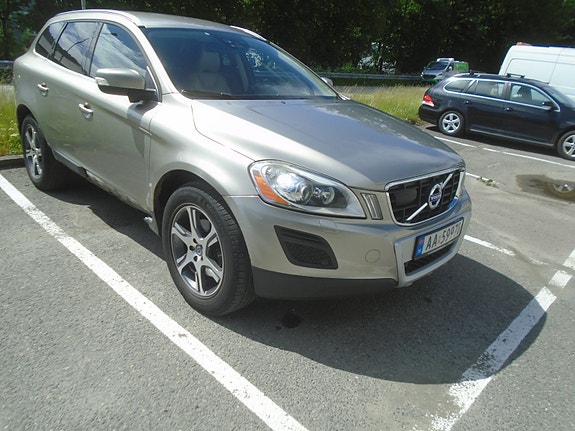 Volvo XC60 4 of 5