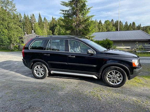 Volvo XC90 4 of 5