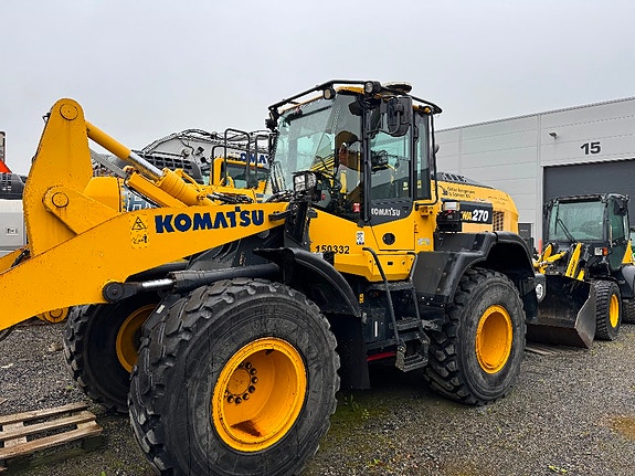 Komatsu WA 270-8 3 of 5