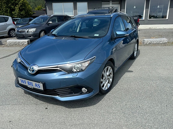 Toyota Auris 5 of 5