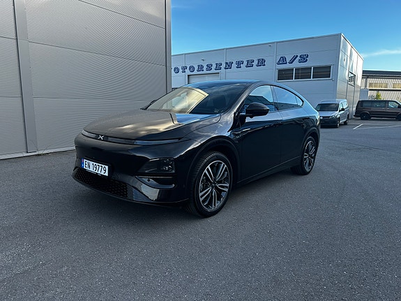XPeng G6 2 of 5