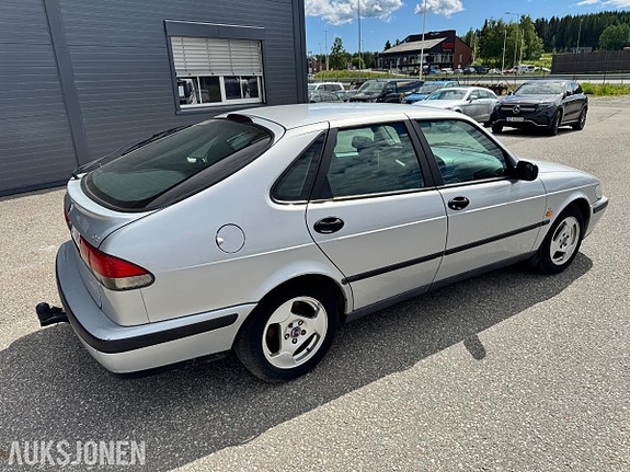Saab 9-3 4 of 5