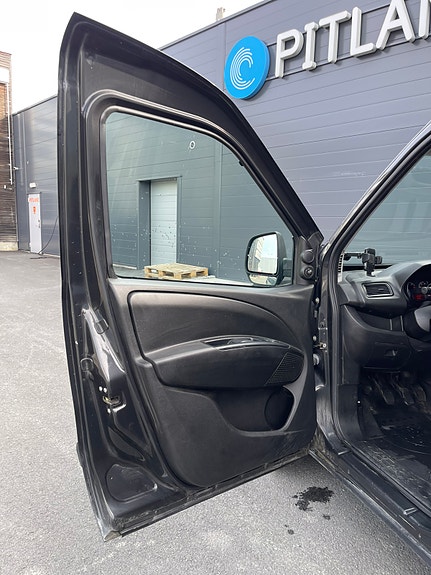 Opel Combo 26 of 29