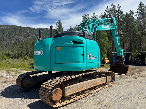 Kobelco SK230SRLC-5 3 of 5