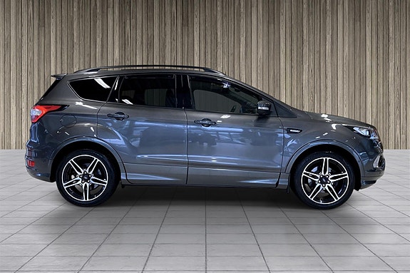 Ford Kuga 3 of 5