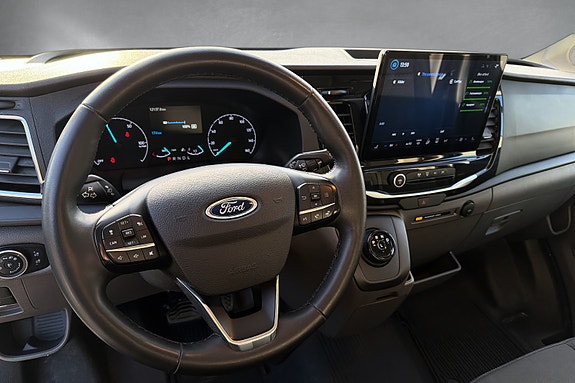 Ford Transit 7 of 11