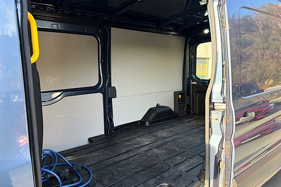 Ford Transit 5 of 5