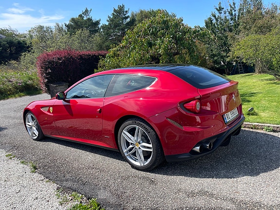 Ferrari FF 8 of 19