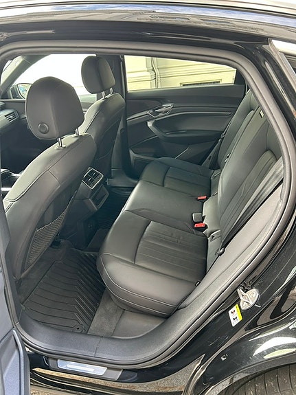 Audi e-tron Sportback 17 of 20