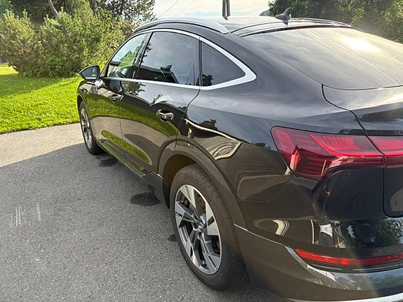 Audi e-tron Sportback 4 of 5