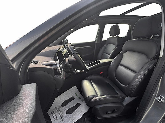 MG ZS EV 9 of 19