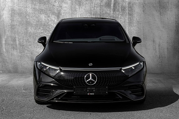 Mercedes-Benz EQS580 3 of 30