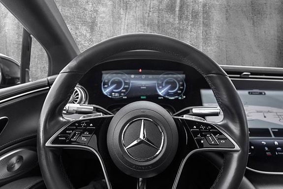 Mercedes-Benz EQS580 16 of 30