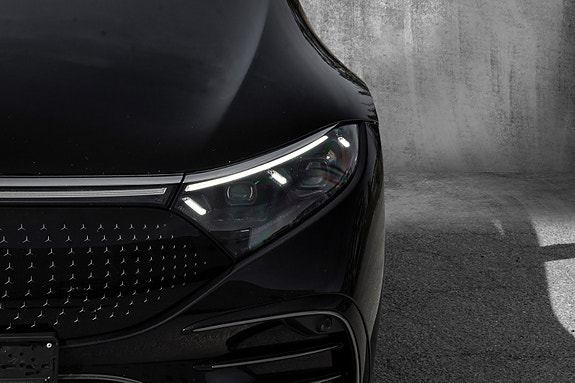 Mercedes-Benz EQS580 7 of 30