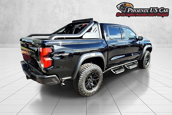 Chevrolet Colorado 2 of 5