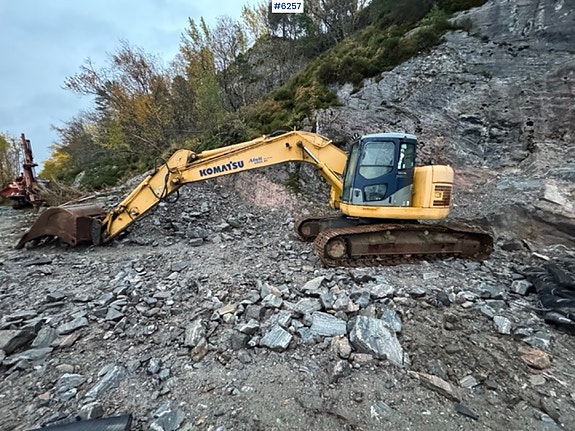 Komatsu 2005 PC228 USLC-3k m/ graveskuffe. SE VIDEO! 3 of 5