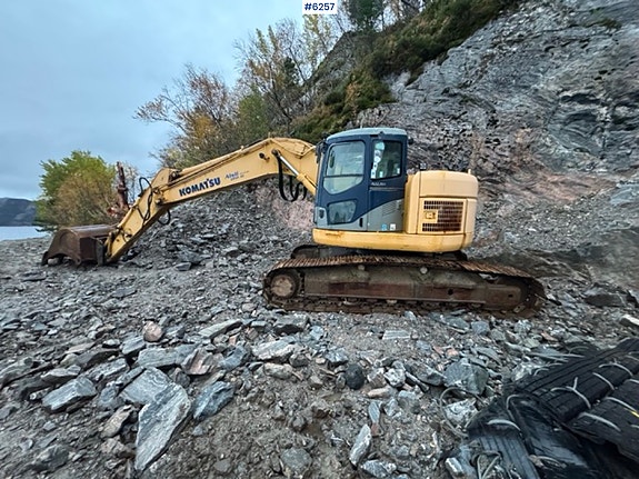 Komatsu 2005 PC228 USLC-3k m/ graveskuffe. SE VIDEO! 2 of 5