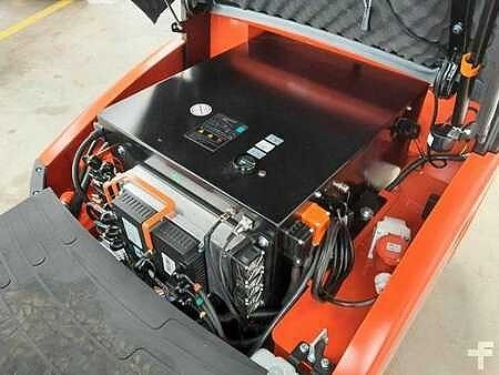 EP EFL 353 - FRI FRAKT - KAMPANJE! Elektrisk truck med 3500 KG kapasitet, lithium batteri, leveres komplett med cabin, sideskift og spreder på gafler. LAGERVARE 3 of 5