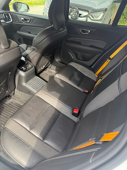 Volvo V60 8 of 12