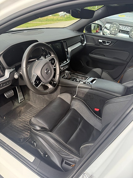 Volvo V60 9 of 12