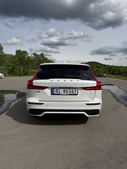 Volvo V60 3 of 12
