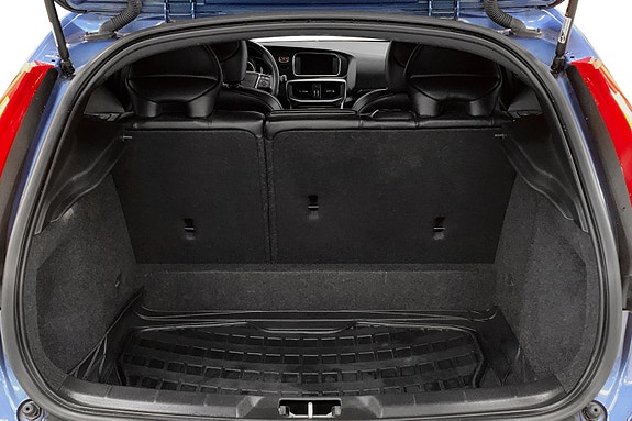 Volvo V40 12 of 13