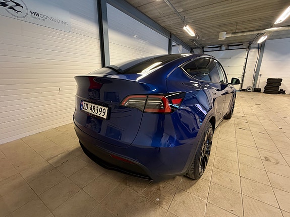 Tesla Model Y 6 of 21