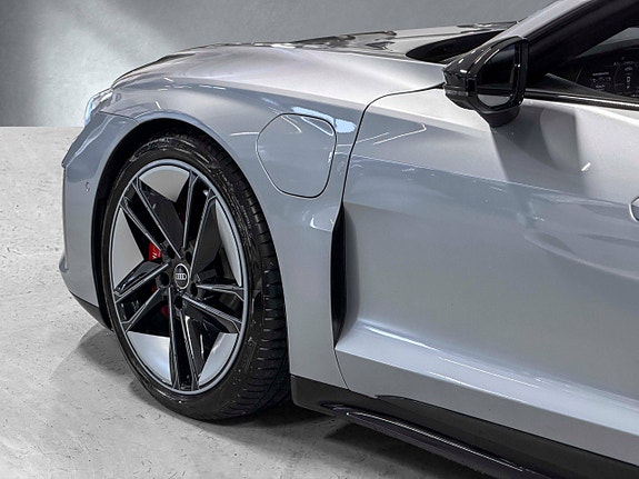 Audi e-tron GT RS 4 of 5