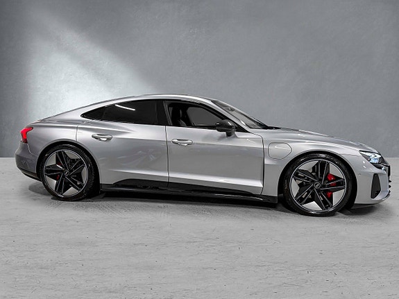 Audi e-tron GT RS 2 of 5