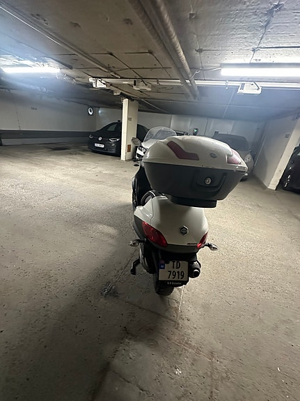 Piaggio MP3 300 LT 5 of 5