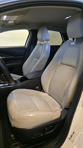 Mazda CX-30 7 of 29