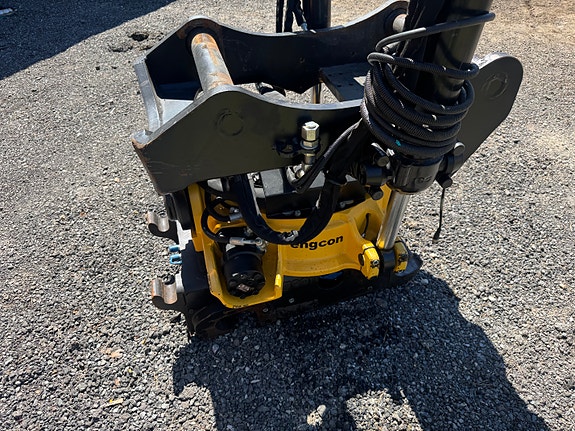 Rototilt Engcon EC226 2 of 3