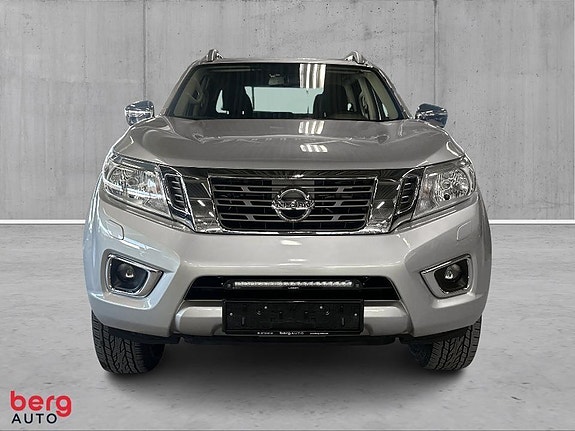 Nissan Navara 2 of 5
